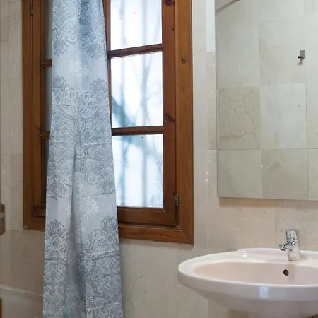 Windsor Park 2 Bedrooms Адехе