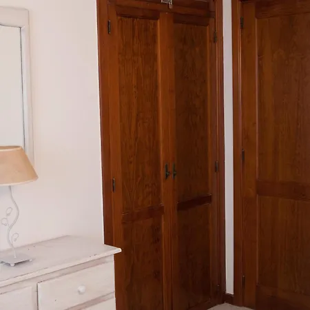 Windsor Park 2 Bedrooms Апартаменты Адехе