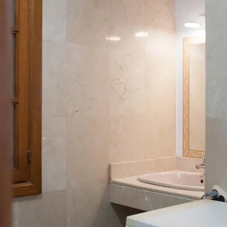 Windsor Park 2 Bedrooms Апартаменты *