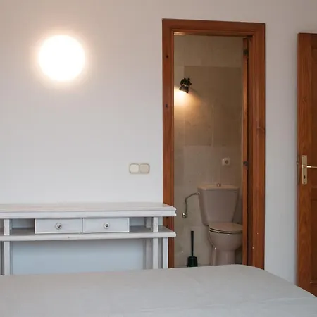 Windsor Park 2 Bedrooms Апартаменти Адехе